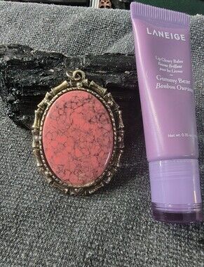 Vintage-style Pink Marble Oval Pendant Necklace